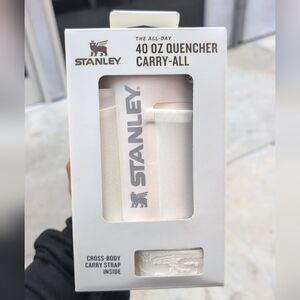 Stanley 40 oz Quencher Carry-All in Cream